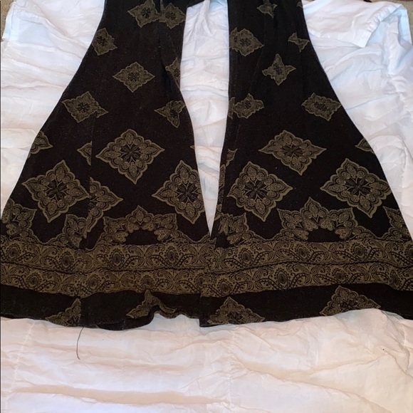 charlotte russe high waisted patterned flare pants - Picture 2 of 2